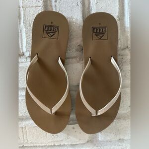 Reef Tan and Cream Sandals